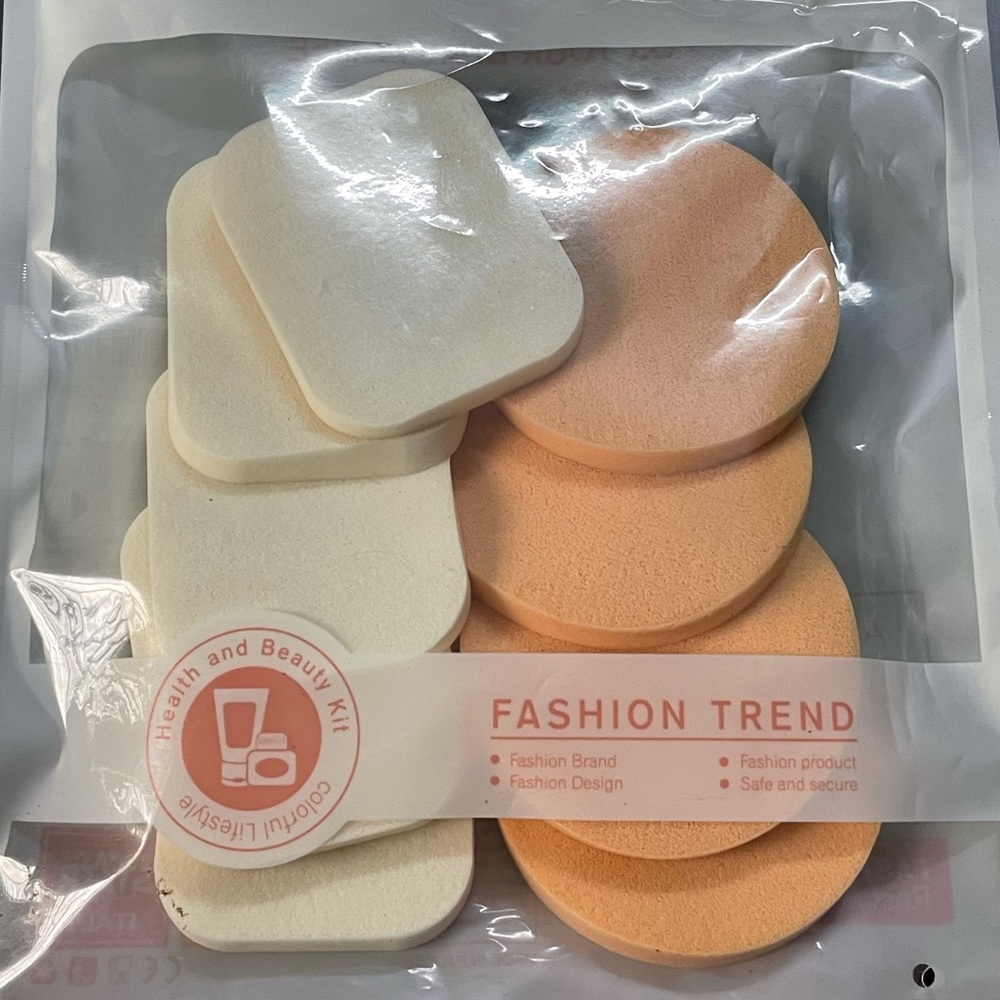 Brand new makeup sponge - Picture 2 of 2